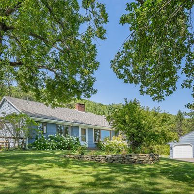 190 Lakeview Dr, Rockland, ME 04841