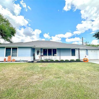 1901 Kirby Rd, El Campo, TX 77437