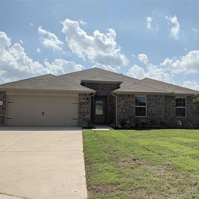 1915 Heritage Court, Cleburne, TX 76033