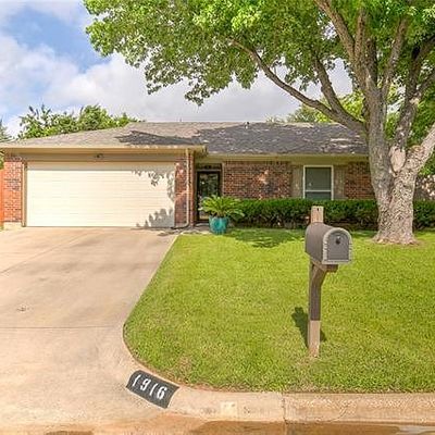 1916 Bosque Ln, Arlington, TX 76006