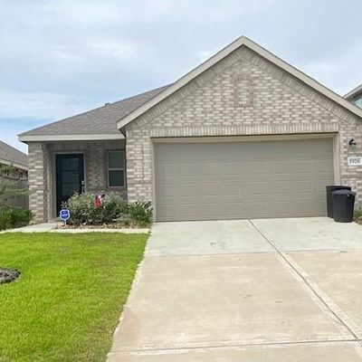 1926 Barrett Gables Drive, Crosby, TX 77532