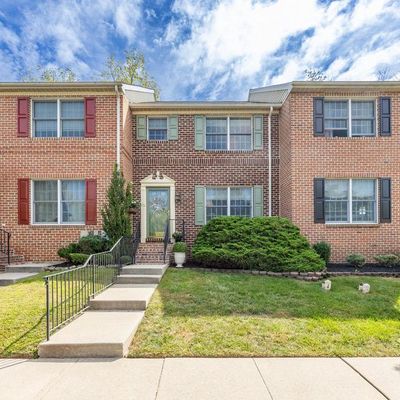 230 Georgetowne Ct, Royersford, PA 19468