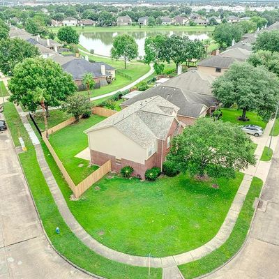 23210 S Waterlake Dr, Richmond, TX 77406