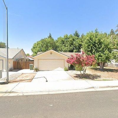 2359 Escalon Ave, Clovis, CA 93611