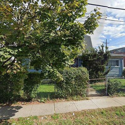 236 Washington St, Hempstead, NY 11550