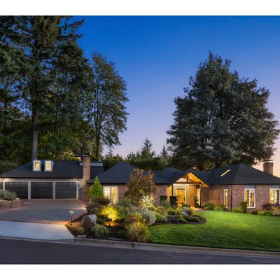 2366 Palisades Crest Dr, Lake Oswego, OR 97034