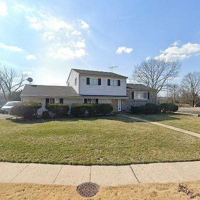 24 Continental Rd, Somerset, NJ 08873