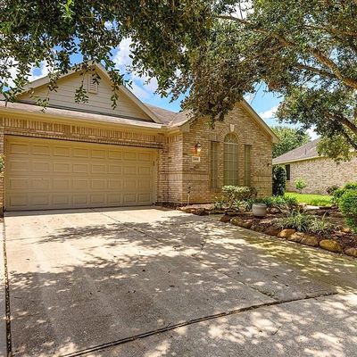 2401 Ameno Dr, Pearland, TX 77581