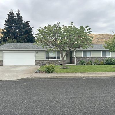 2408 E 17 Th St, The Dalles, OR 97058