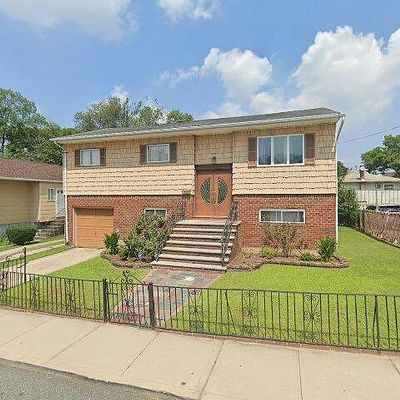 242 Roquette Ave, Floral Park, NY 11001