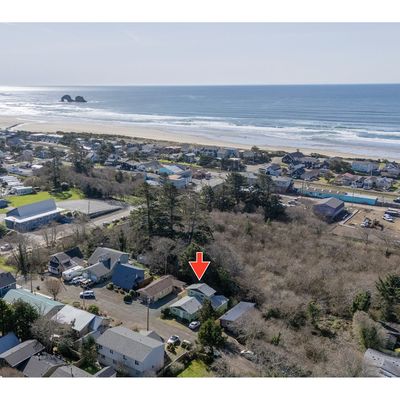 247 S Dolphin St, Rockaway Beach, OR 97136