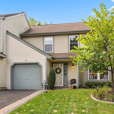 25 Laurel Cir, Newtown, PA 18940