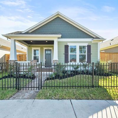 2505 S Houston Avenue, Pearland, TX 77581