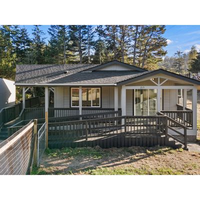 215 Airport Way, Lakeside, OR 97449