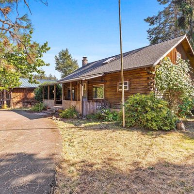 215 4 Th St, Scotts Mills, OR 97375