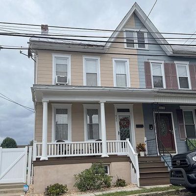 215 N Wayne St, Orwigsburg, PA 17961