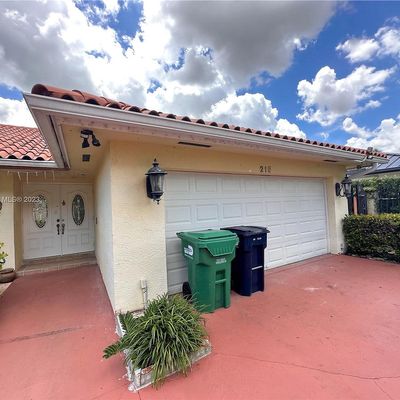 215 Nw 136 Th Ct, Miami, FL 33182