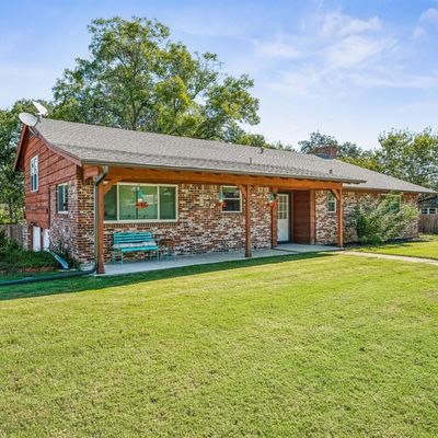 215 S Ridgeway Dr, Cleburne, TX 76033