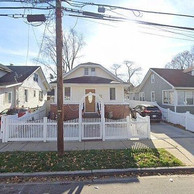 22 E Pennywood Ave, Roosevelt, NY 11575