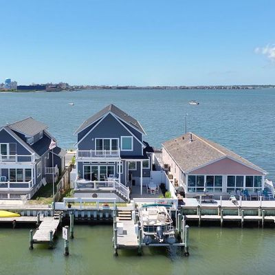 220 52nd St, Ocean City, MD 21842