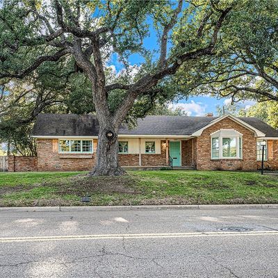 2200 Wooded Acres Dr, Waco, TX 76710