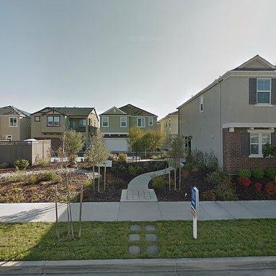 2202 Village Green Dr, Roseville, CA 95747