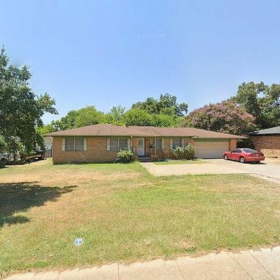 2205 Pine Tree Rd, Longview, TX 75604