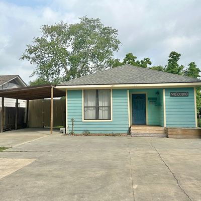 2216 Avenue B, Nederland, TX 77627