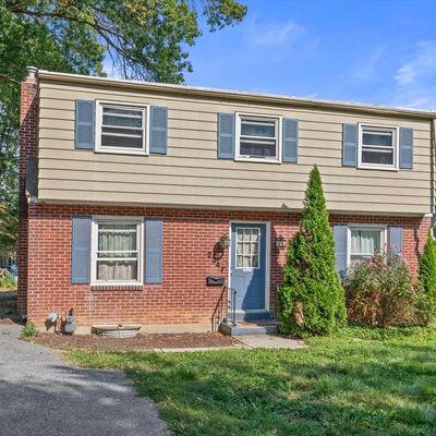 2247 Manor Ridge Dr, Lancaster, PA 17603