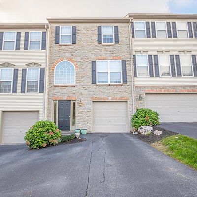 2730 Hunt Club Dr, York, PA 17402