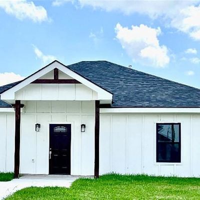 2747 Naples Street, Weslaco, TX 78596