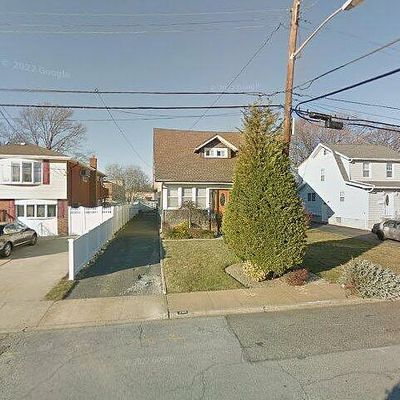 2765 Marion St, Bellmore, NY 11710