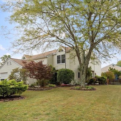 28 Kern Dr, Perkasie, PA 18944