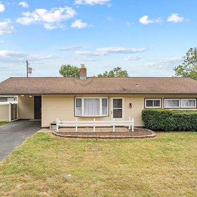 28 Orchard Ln, Levittown, PA 19055