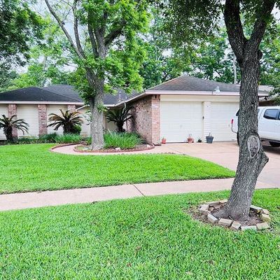 2806 Old Fort Rd, Sugar Land, TX 77479