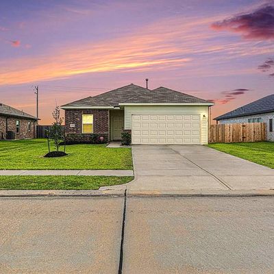 2808 Coral Dr, Texas City, TX 77591