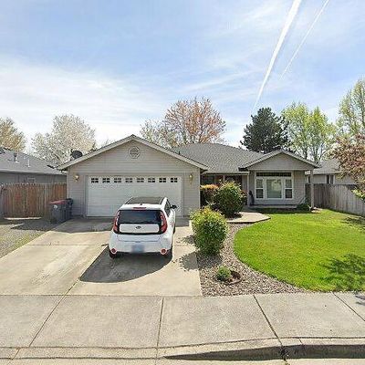 288 Applewood Dr, Central Point, OR 97502