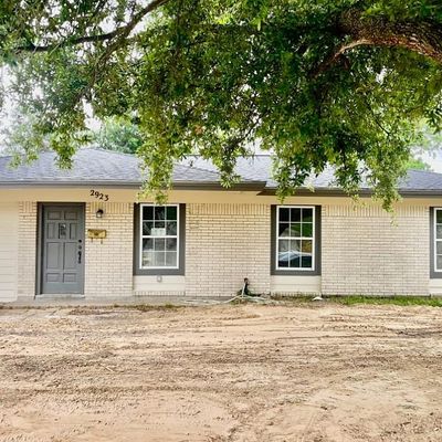 2923 Avenue L, Nederland, TX 77627