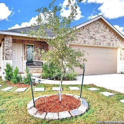 293 Middle Green, Floresville, TX 78114