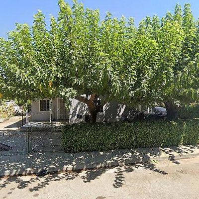 294 S Camelia Ave, Farmersville, CA 93223