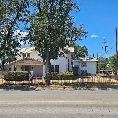 302 S Crockett Ave, Sonora, TX 76950