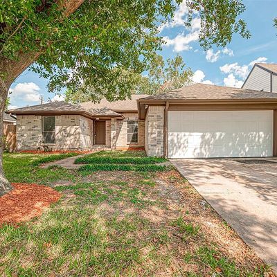 2522 Knights Cir, Stafford, TX 77477