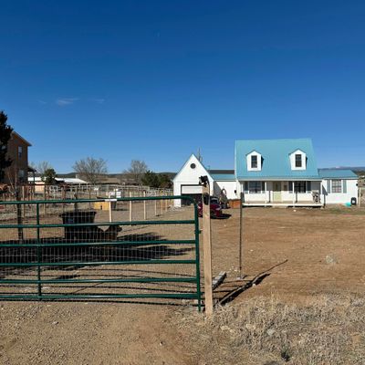 26 V Hill Road Se, Edgewood, NM 87015