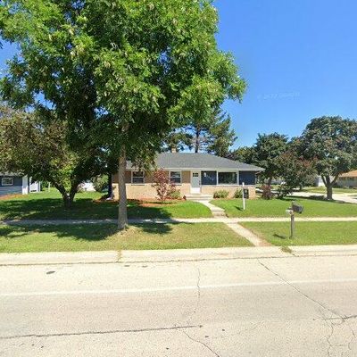 2608 W Sycamore Ave, Oak Creek, WI 53154