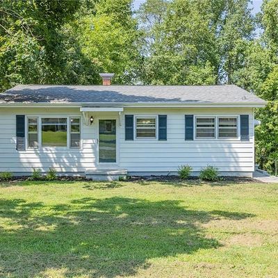 2648 W Pine St, Mount Airy, NC 27030