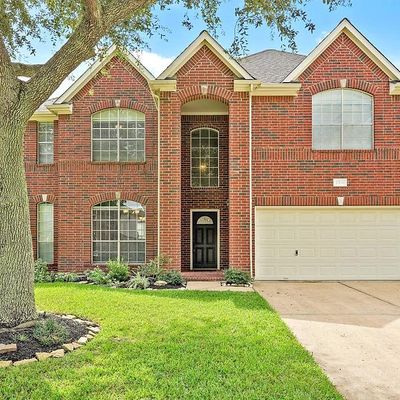 2704 Sun Beam Court, Pearland, TX 77584