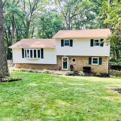 323 Holyoke Dr, York, PA 17402