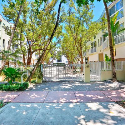 325 Meridian Ave, Miami Beach, FL 33139