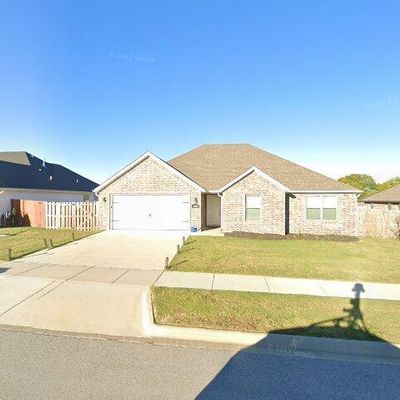 327 N Otoe St, Farmington, AR 72730