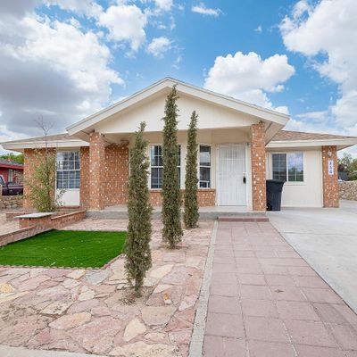 336 Barrel Cactus Dr, Horizon City, TX 79928